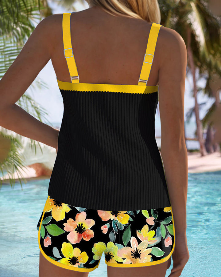 Sophie – Tankini noir avec fleurs et short de plage I Dernier jour 80% de réduction !
